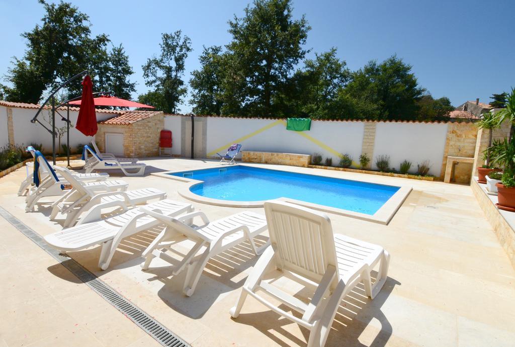 Apartments Villa Mimi Višnjan Quarto foto