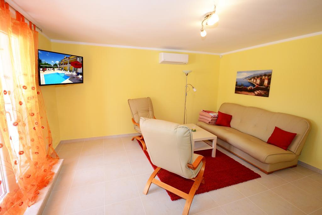 Apartments Villa Mimi Višnjan Quarto foto